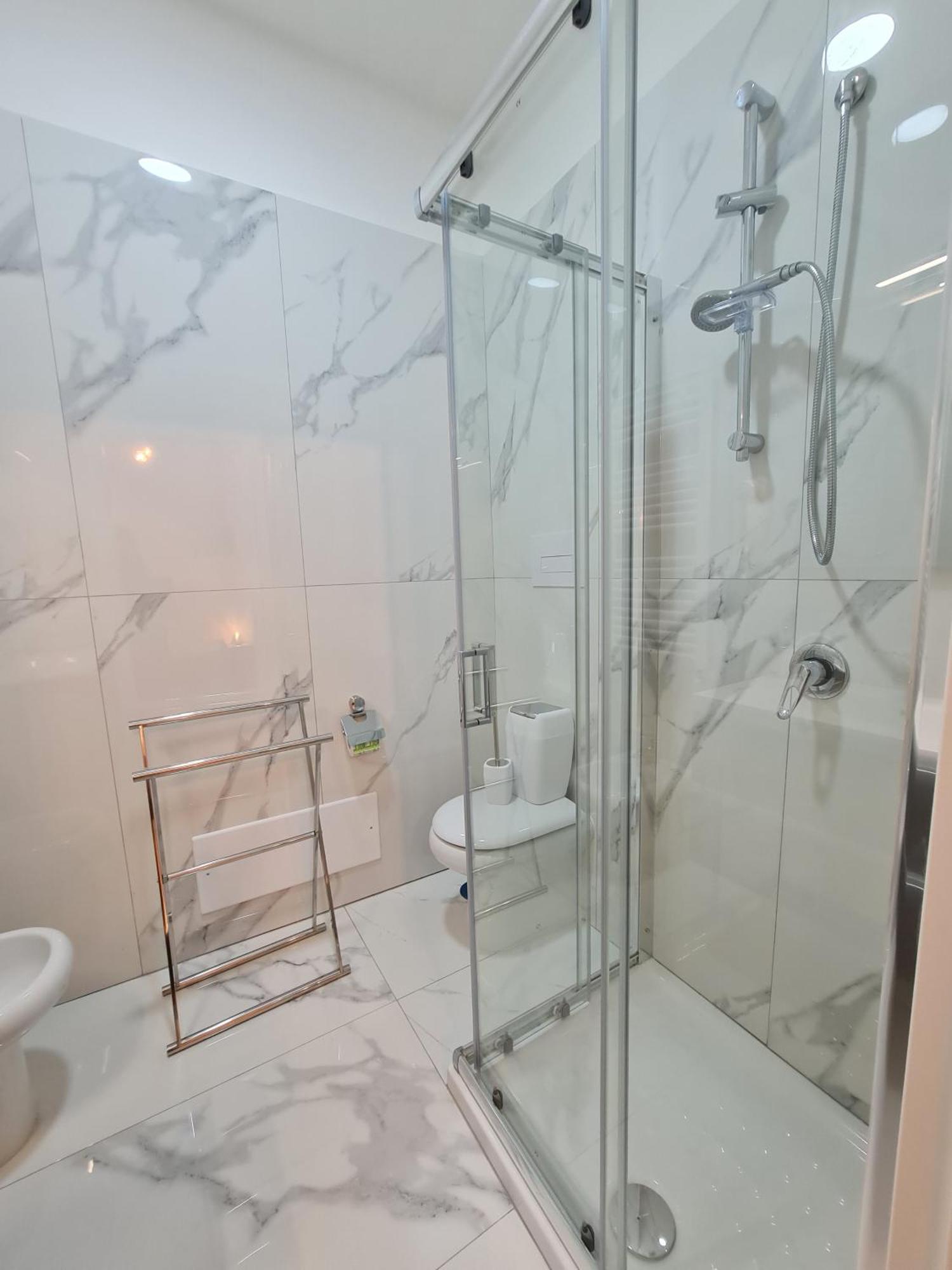Lumacors House Bed & Breakfast เนเปิลส์ ภายนอก รูปภาพ